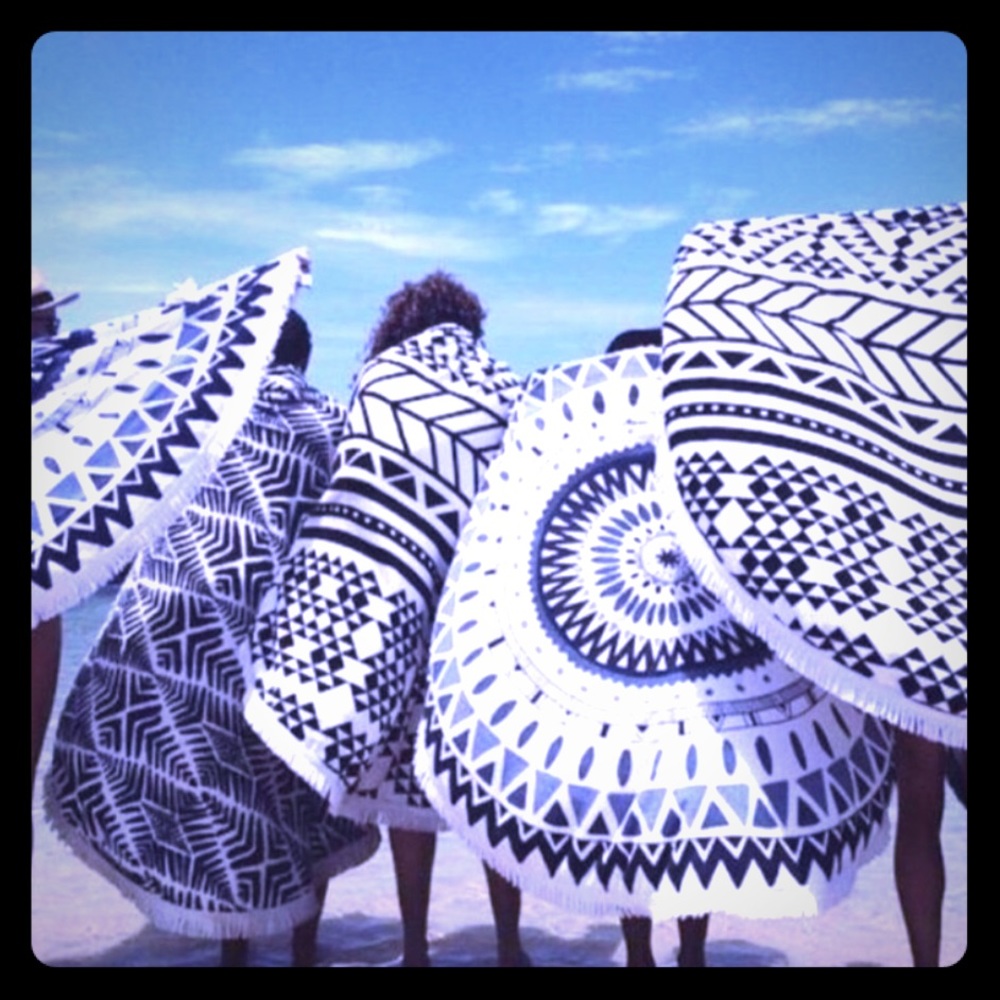 HUGE 60”NWT BEACH BAG NECESSITY